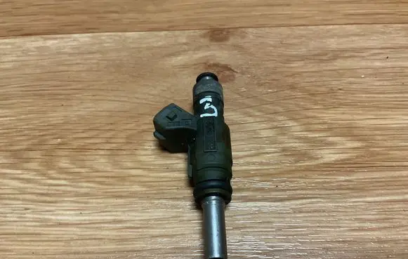 Volkswagen PASSAT B5 Fuel injector 0280155825