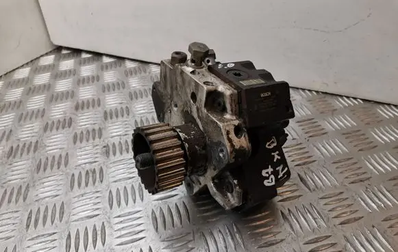 Audi A4 S4 B7 8E 8H Fuel injection high pressure pump 059130755E