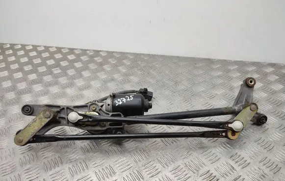 KIA Sorento Front wiper linkage and motor 981003E100