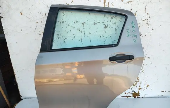 Toyota Yaris Rear door