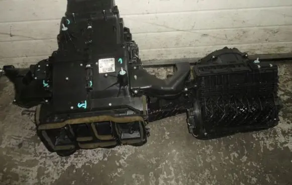 Mercedes-Benz ML W164 Interior heater climate box assembly A2518340761