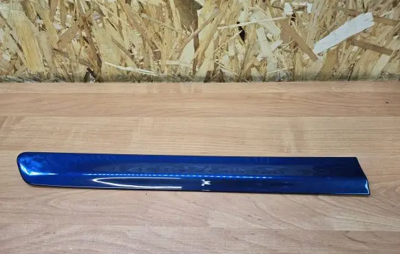 Rear fender molding trim