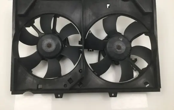 Opel Frontera B Radiator cooling fan shroud 8240266