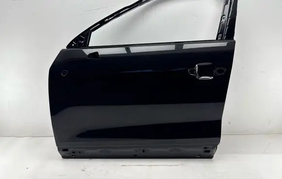 Audi Q2 - Front door 8V0837903
