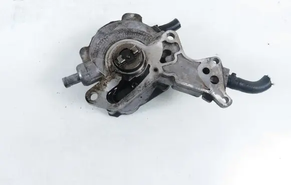 Volkswagen PASSAT B6 Vacuum pump 038145209K