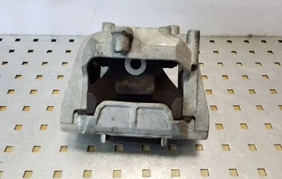 Seat Altea XL Engine mount bracket 1K0199262 G2579100