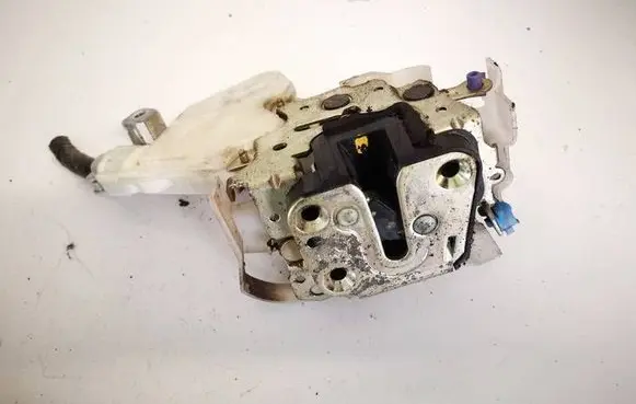 Nissan X-Trail T30 Front door lock 80552aa200