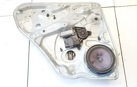 Volkswagen PASSAT B5.5 Sliding door window regulator with motor 3B5839755C