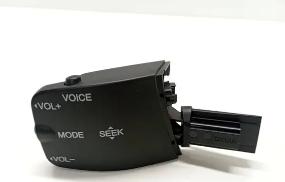Ford Focus Sound control switch 758709