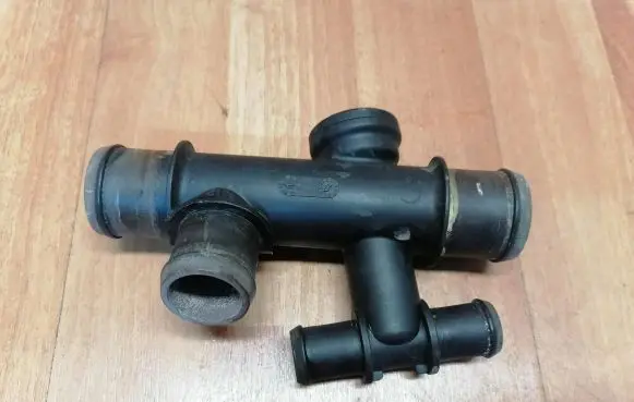 Jaguar XF X250 Engine coolant pipe/hose 9X238584AC C2Z14065
