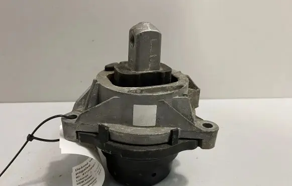 BMW 4 F32 F33 Engine mount bracket 1234567