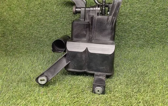Volkswagen Touareg II Active carbon filter fuel vapour canister 7P0201801F PA66GF30 7P0196A