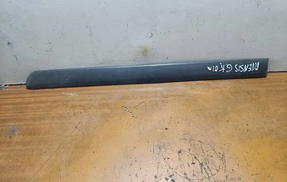 Toyota Avensis T220 Rear door trim (molding) 7574205070