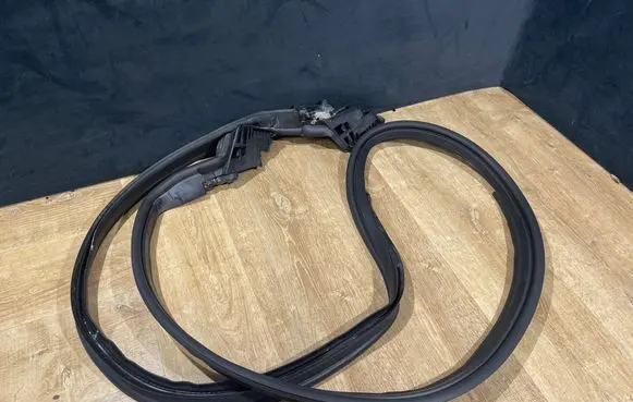 Mercedes-Benz SL R231 Trunk rubber seal (body) A2317500098 S5357822