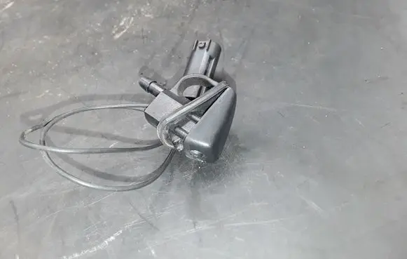 BMW 3 E92 E93 Windshield washer spray nozzle 8365385 19636584