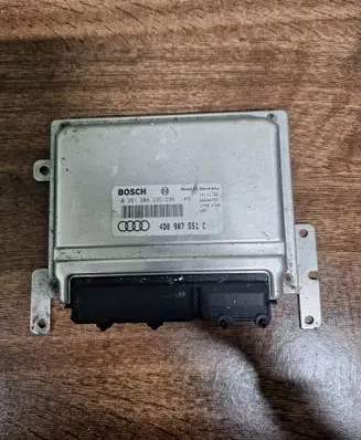 Audi A8 S8 D2 4D Engine control unit/module 4D0907551C 0261204235