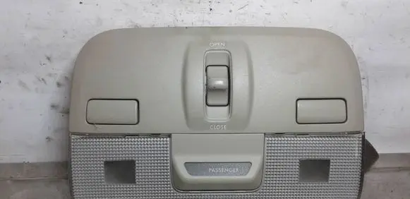 Subaru Outback Front seat light VC12008