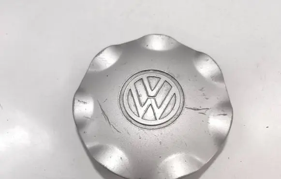 Volkswagen Golf III Original wheel cap 1H0601149K