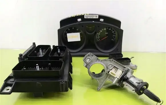 Engine ECU kit and lock set