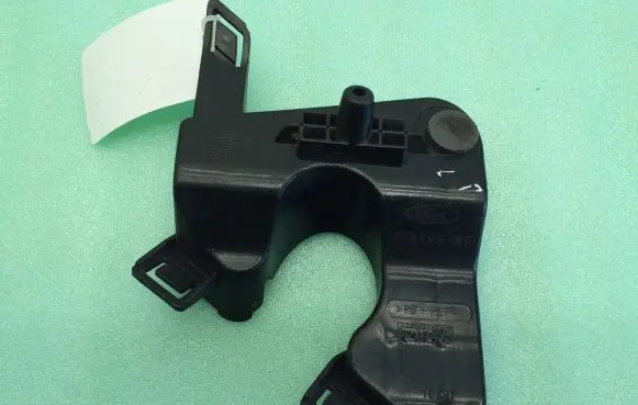 Ford Kuga I Front bumper mounting bracket 8V4117A796AF