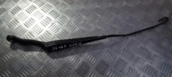 Peugeot 206 Front wiper blade arm
