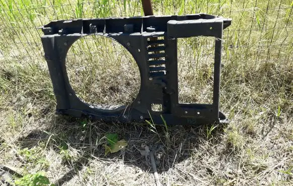 Citroen C4 I Radiator support slam panel