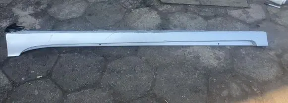 Toyota Prius (XW30) Front sill (body part) 7586047010