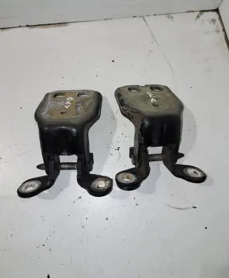 Rear door hinge set