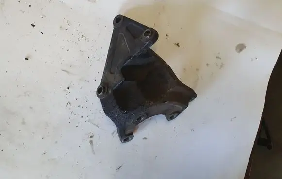 Suzuki Grand Vitara II Other engine part NOCODE