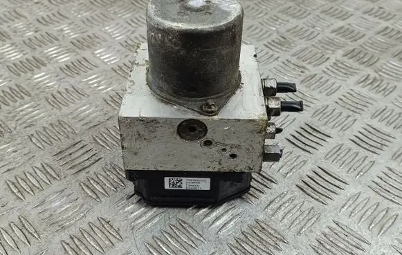 Jeep Grand Cherokee ABS Pump P68145906AA