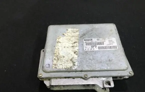Peugeot 406 Engine control unit/module 0261204063 9624518380