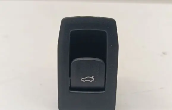 BMW M3 G80 Tailgate/boot open switch button 7948786
