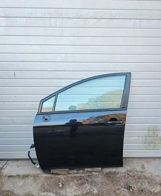 Toyota Corolla Verso AR10 Front door