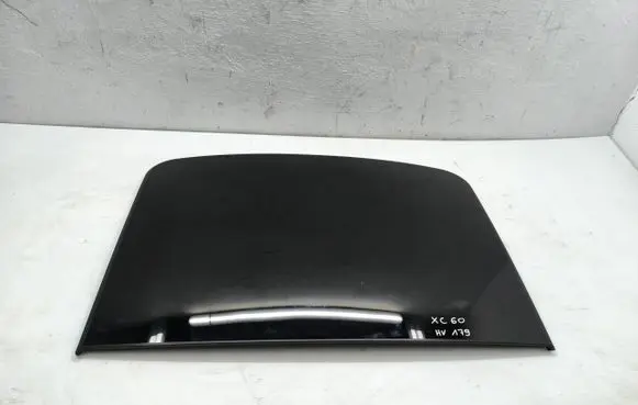 Volvo XC60 Front windscreen/windshield window 