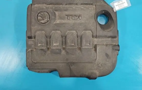 Skoda Octavia Mk3 (5E) Engine cover (trim) 04L103925T IMPRK1527775
