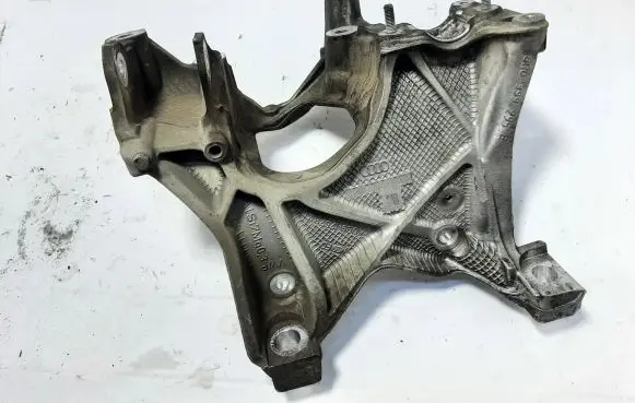 Audi A4 S4 B9 8W Engine mounting bracket 8W0399295E