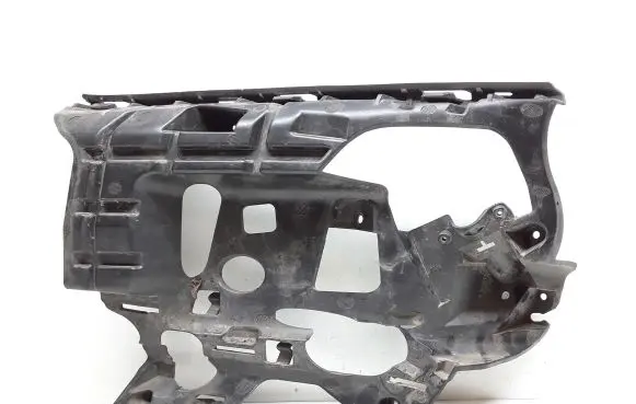 Volvo V60 Front bumper mounting bracket 31323840