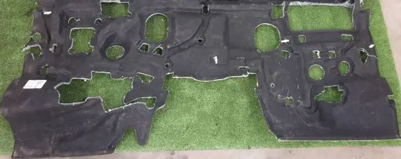 Engine bonnet/hood sound/heat insulation