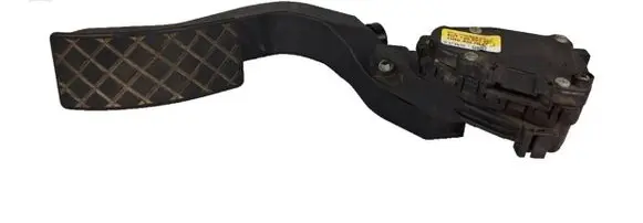 Accelerator throttle pedal