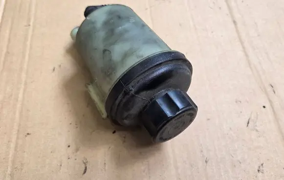 Volvo XC60 Power steering fluid tank/reservoir 31302576