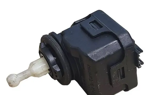 Headlight level adjustment motor