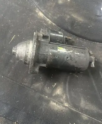 Volkswagen PASSAT B5 Starter motor