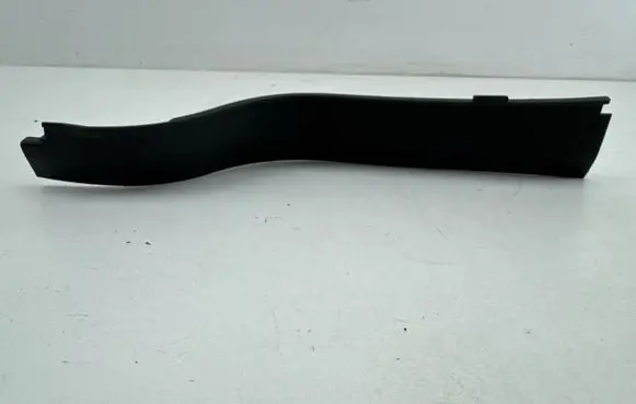 Dashboard glove box trim