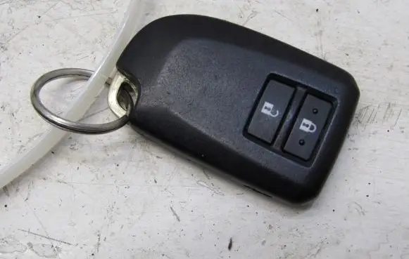 Peugeot 108 Ignition key/card KRIS235789