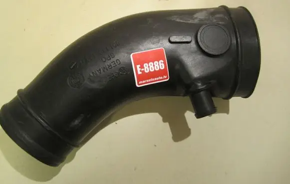 Volkswagen PASSAT B3 Air intake duct part 051133373B