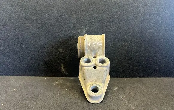 Volkswagen PASSAT B5.5 Rear axle beam mounts housing 8e0501521h
