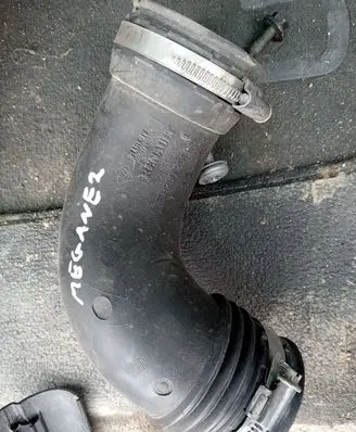 Renault Megane II Air intake duct part 8200201514
