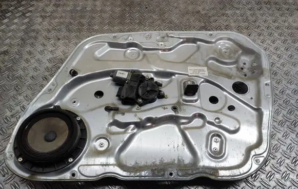 Hyundai i30 Front door window regulator with motor 56000435600042 792015 824812R000