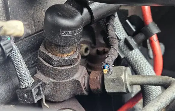 Fuel injector