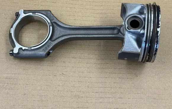 Ford Focus ST Piston with connecting rod AG9E LR030748